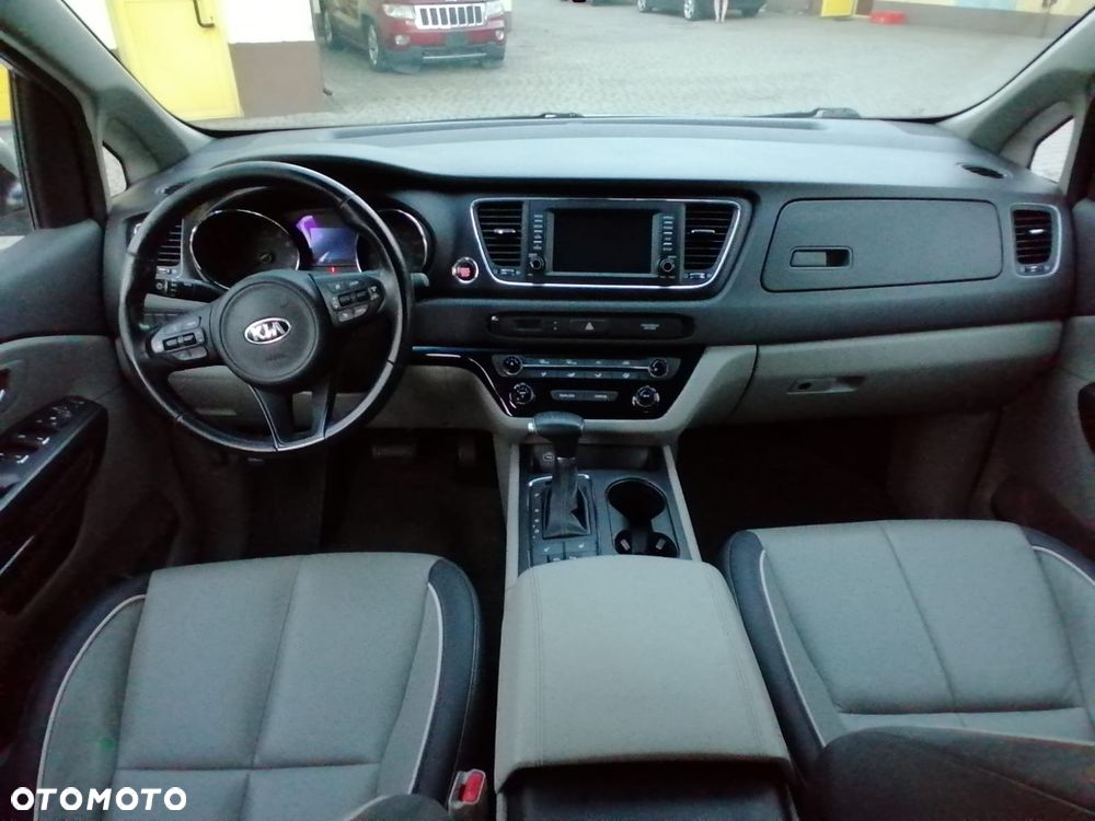 Kia Sedona 3.8 V6 EX - 23