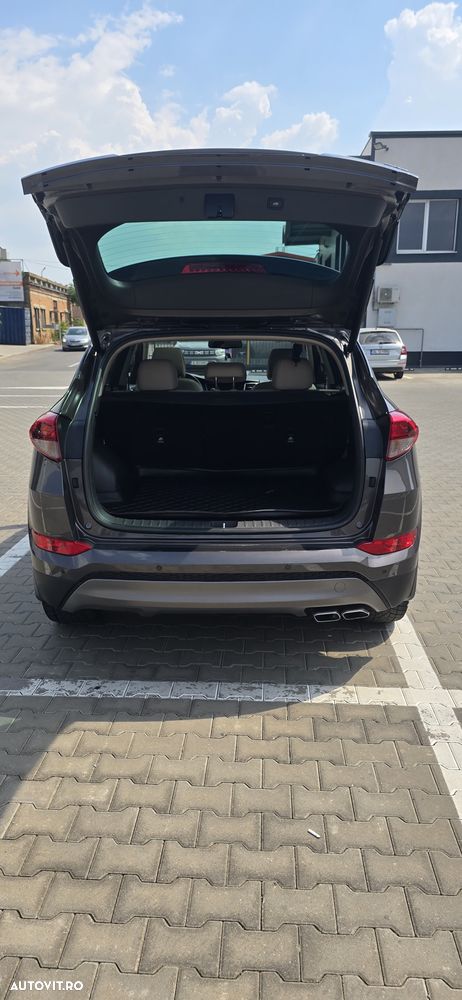 Hyundai Tucson 2.0 CRDI 4WD 6AT Luxury Pack+ - 23