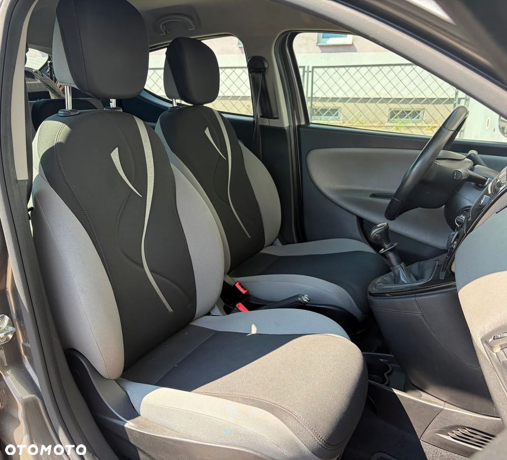 Lancia Ypsilon 1.2 8V Gold - 13