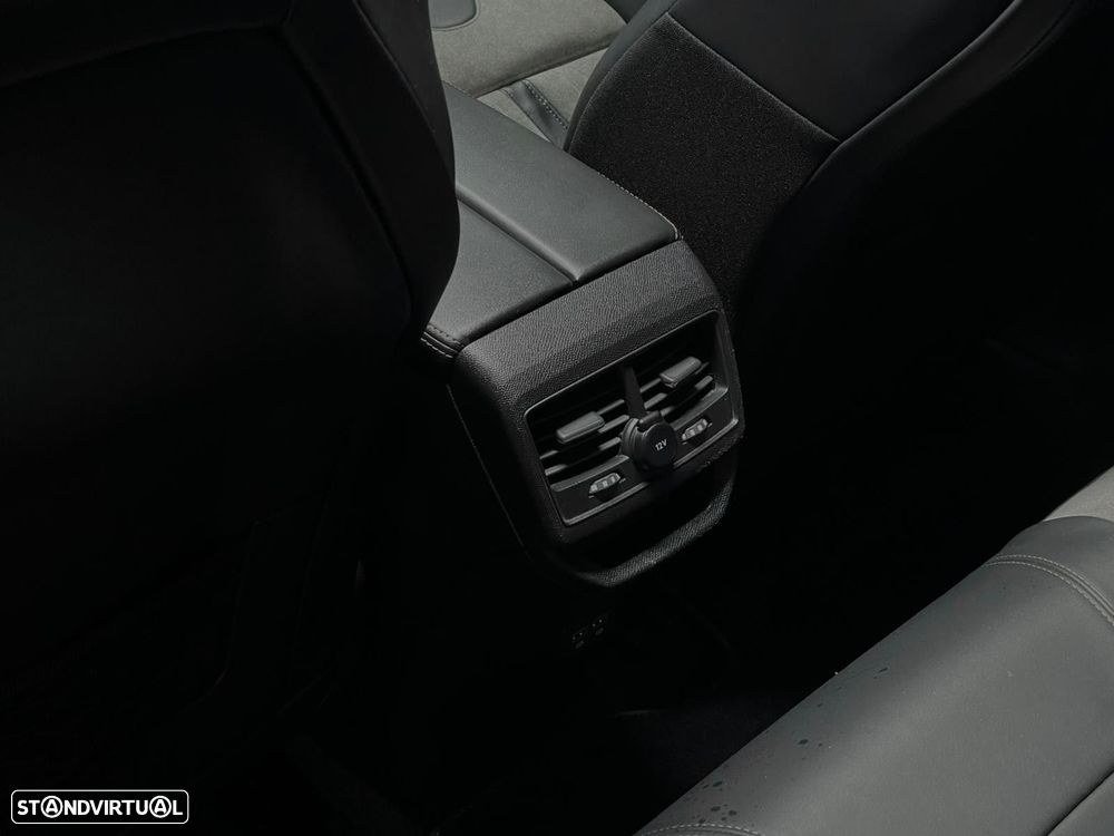 Peugeot 3008 1.6 Hybrid GT Line e-EAT8 - 36