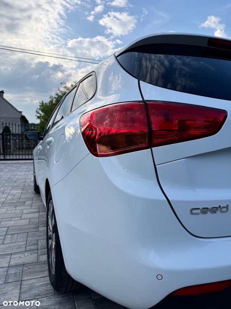 Kia Ceed 1.4 CVVT Dream-Team Edition - 11