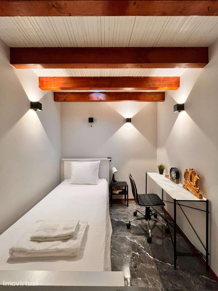 Casa com 2 quartos - localizado em Lordelo do Ouro Porto - Grande imagem: 3/22