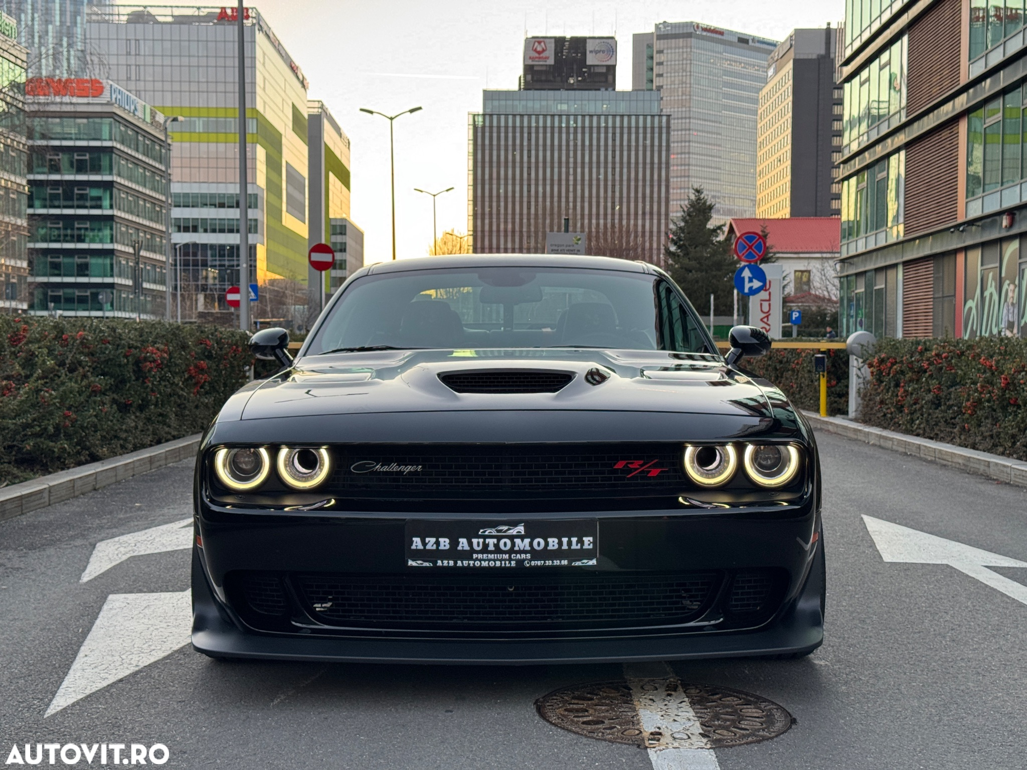 Dodge Challenger - 2