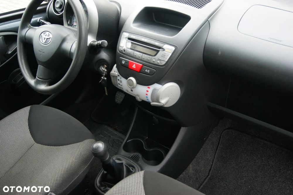 Toyota Aygo Connect - 26