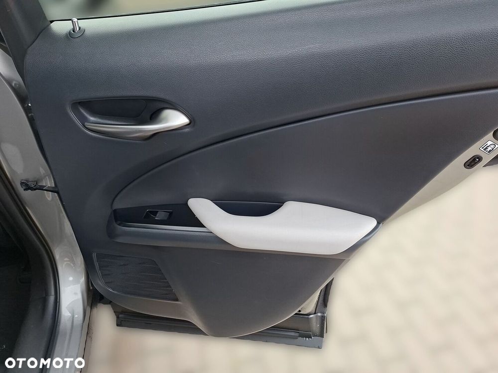 Lexus UX - 24