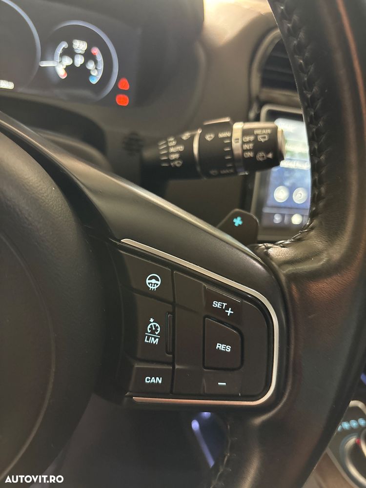 Jaguar F-Pace 20d AWD Portfolio - 33