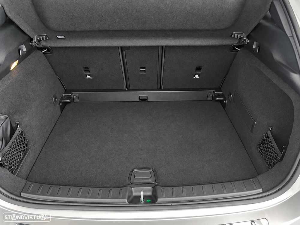 Mercedes-Benz GLA 200 d AMG Line — fotografia 24
