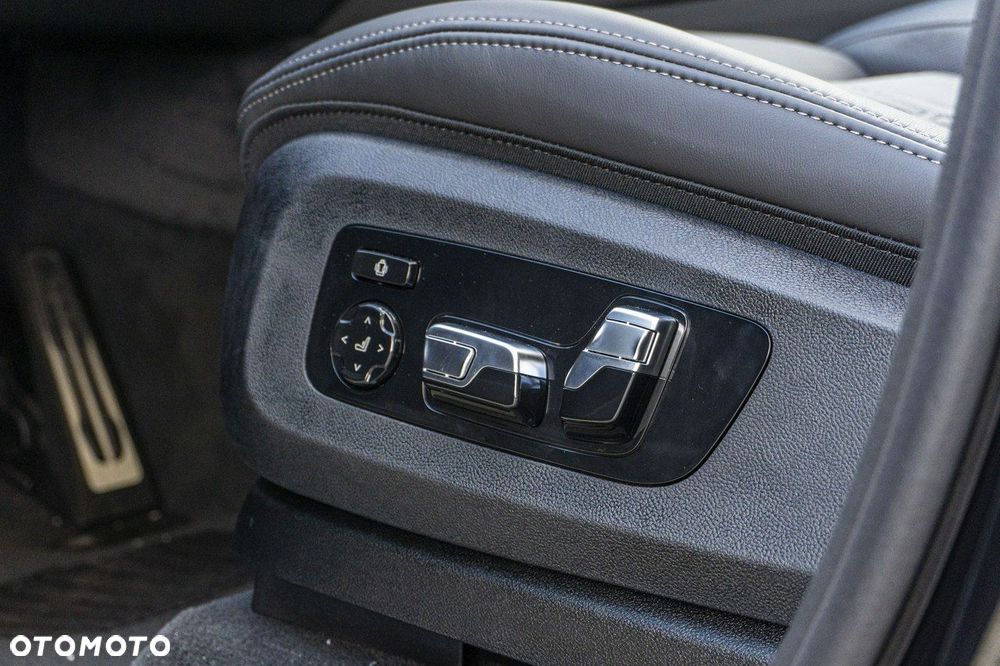 BMW X7 - 12