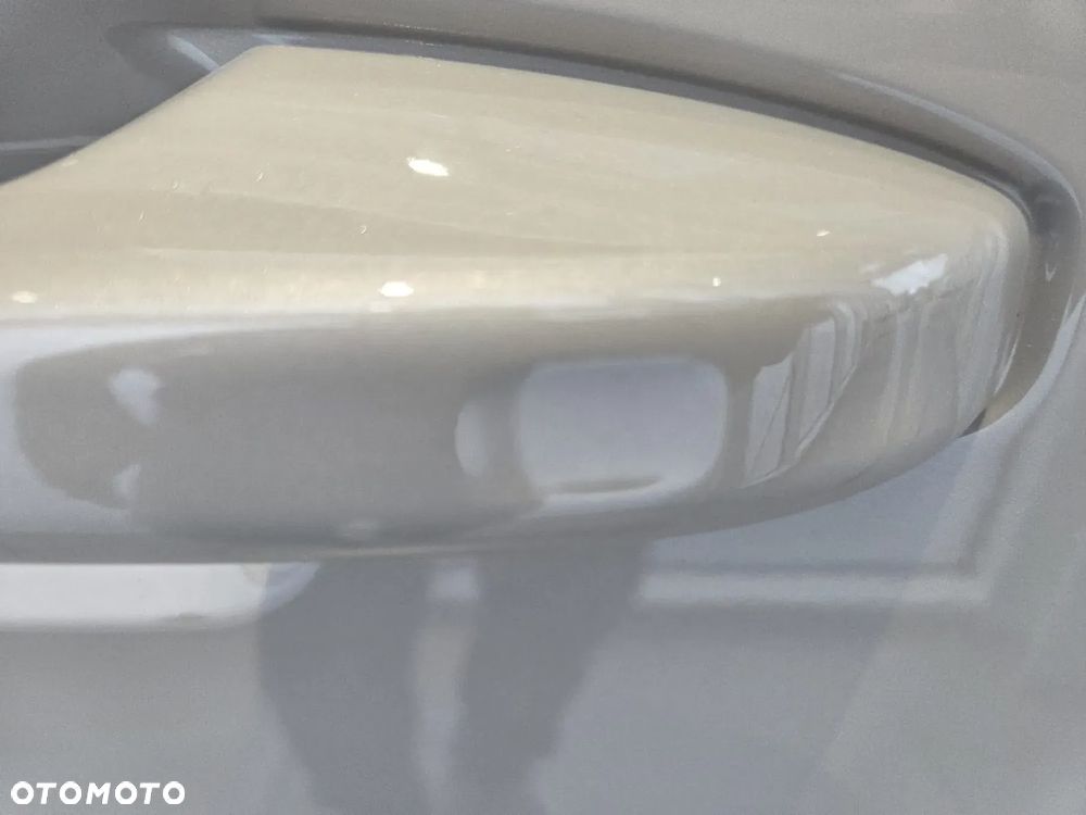 Volvo XC 40 B4 Plus Black Edition - 37