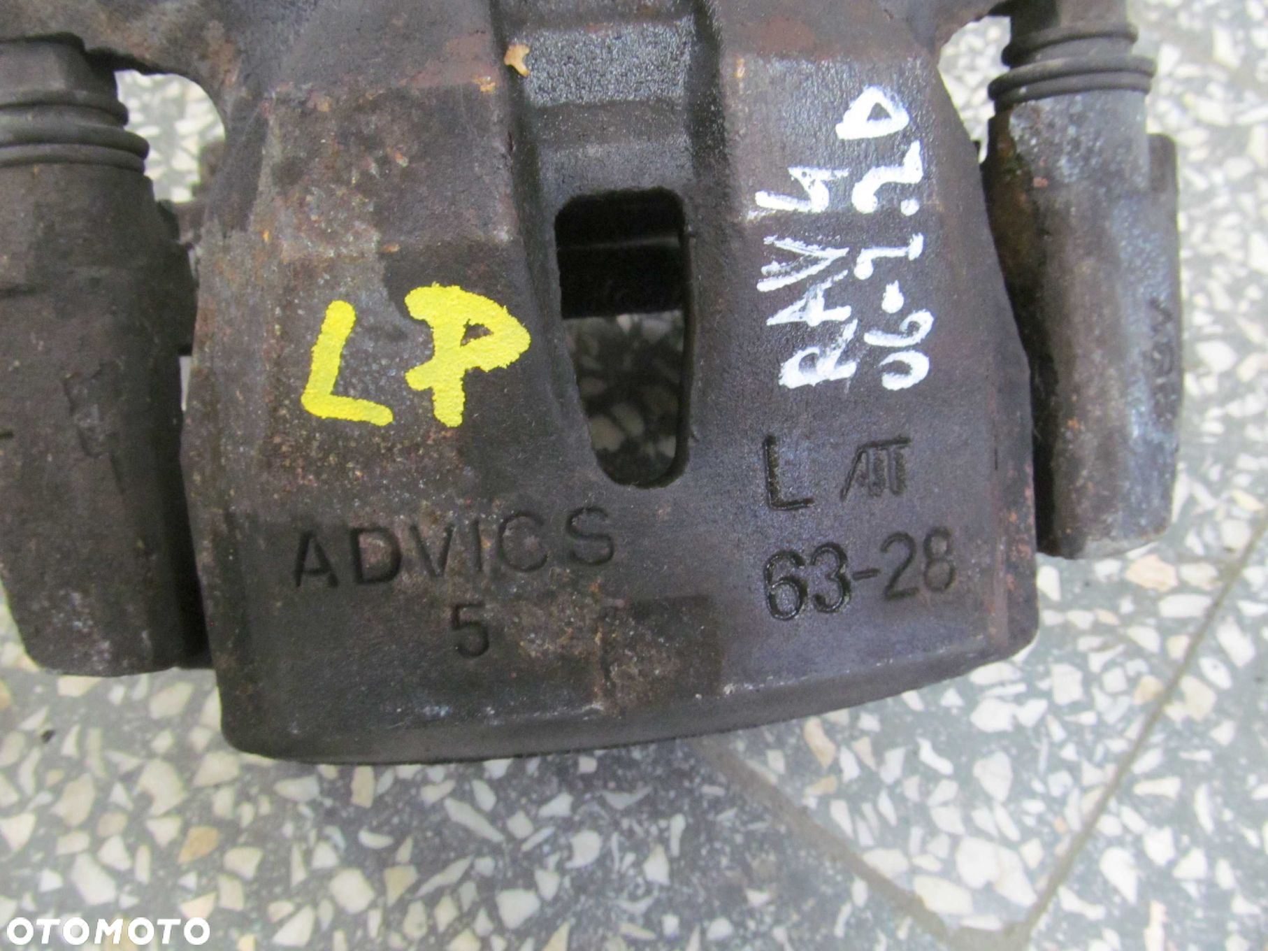 TOYOTA RAV4 III 2.2 D4D ZACISK HAMULCOWY PRZOD LEWY 05-12 - 5