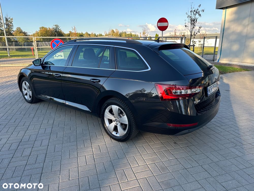 Skoda Superb 2.0 TDI DSG Ambition - 7