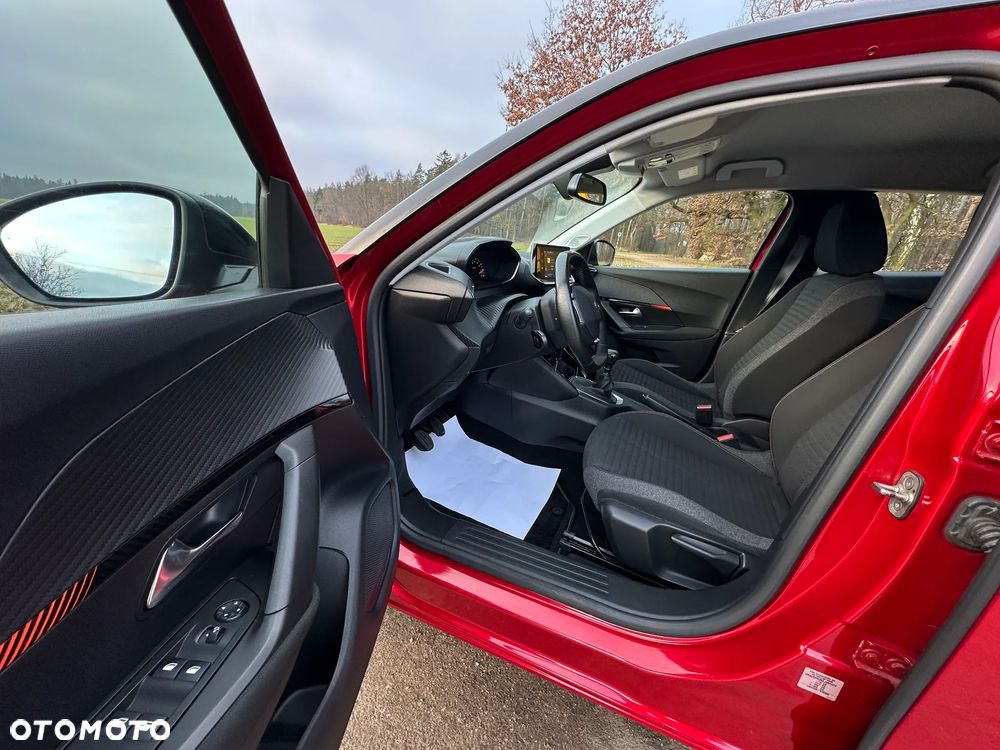 Peugeot 2008 1.2 Pure Tech Allure S&S - 18