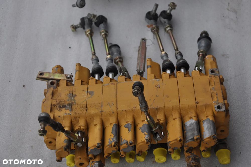 Rozdzielacz hydrauliczny Yanmar SV08 - 3