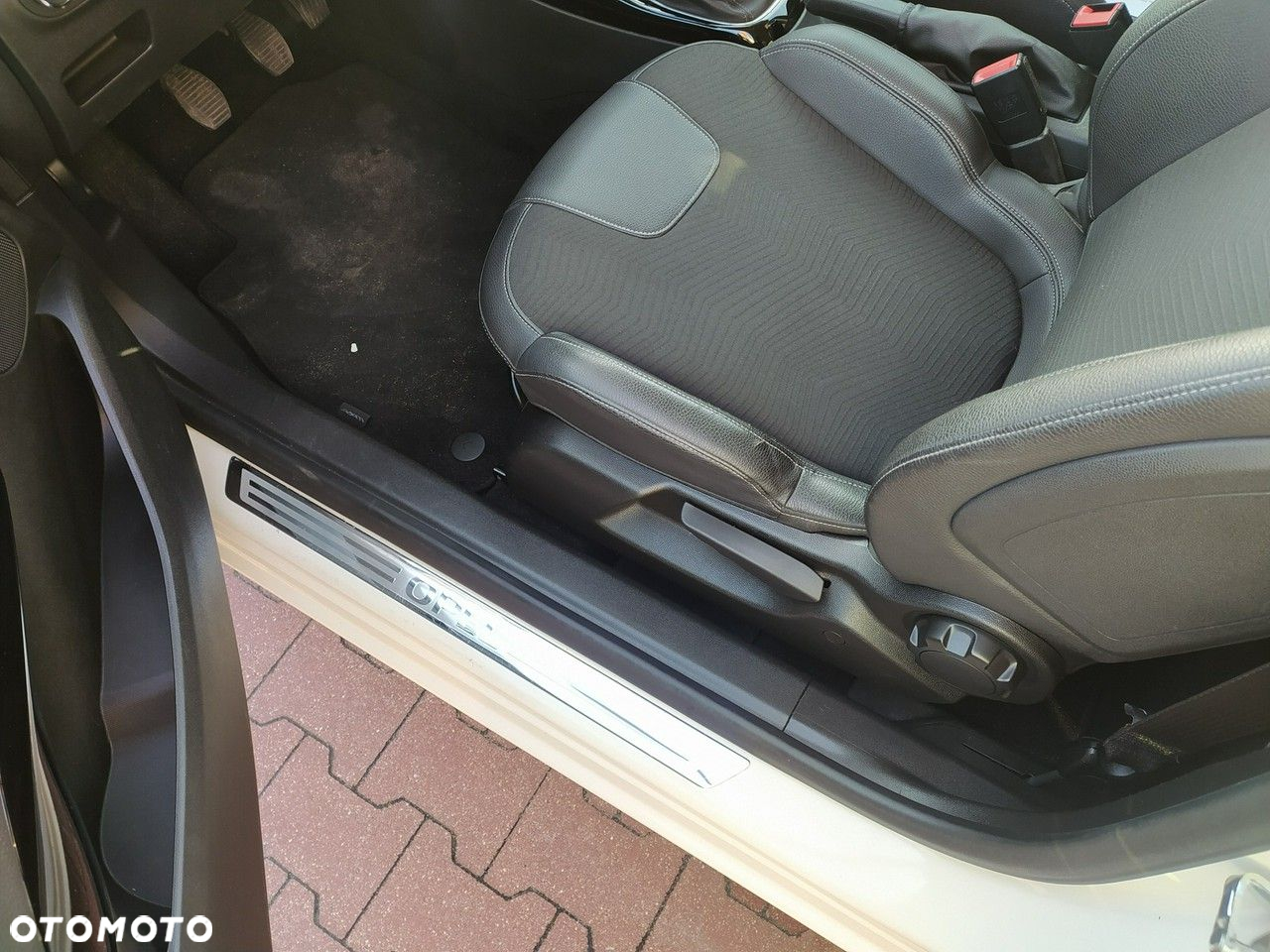 Opel Adam 1.2 - 8