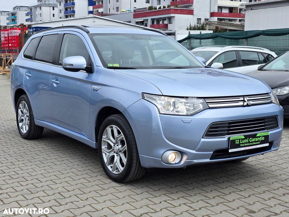 Mitsubishi Outlander 2.0 4WD Plus - 2