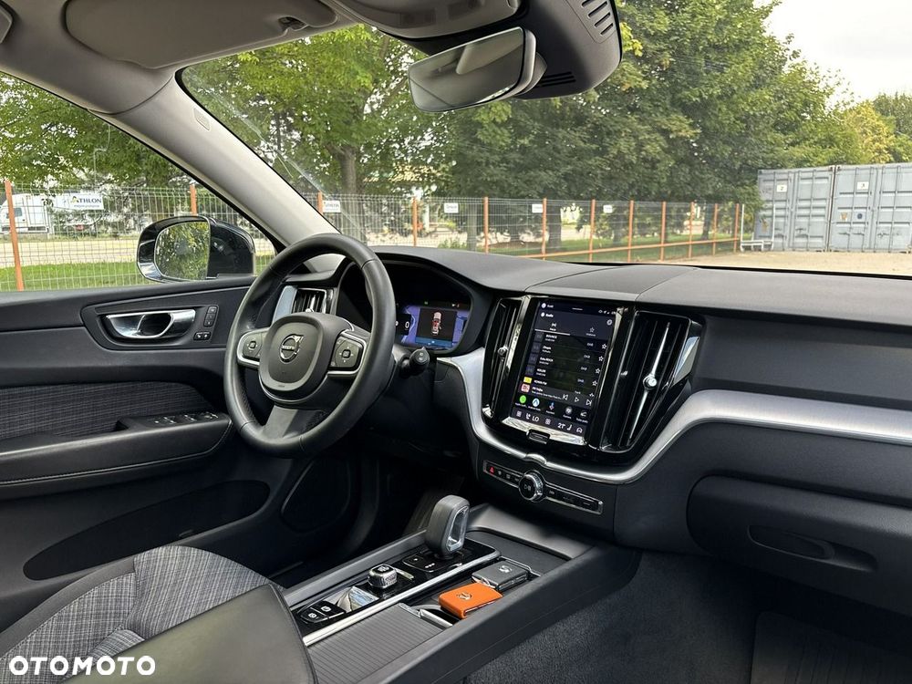 Volvo XC 60 B5 B AWD Momentum Pro - 14