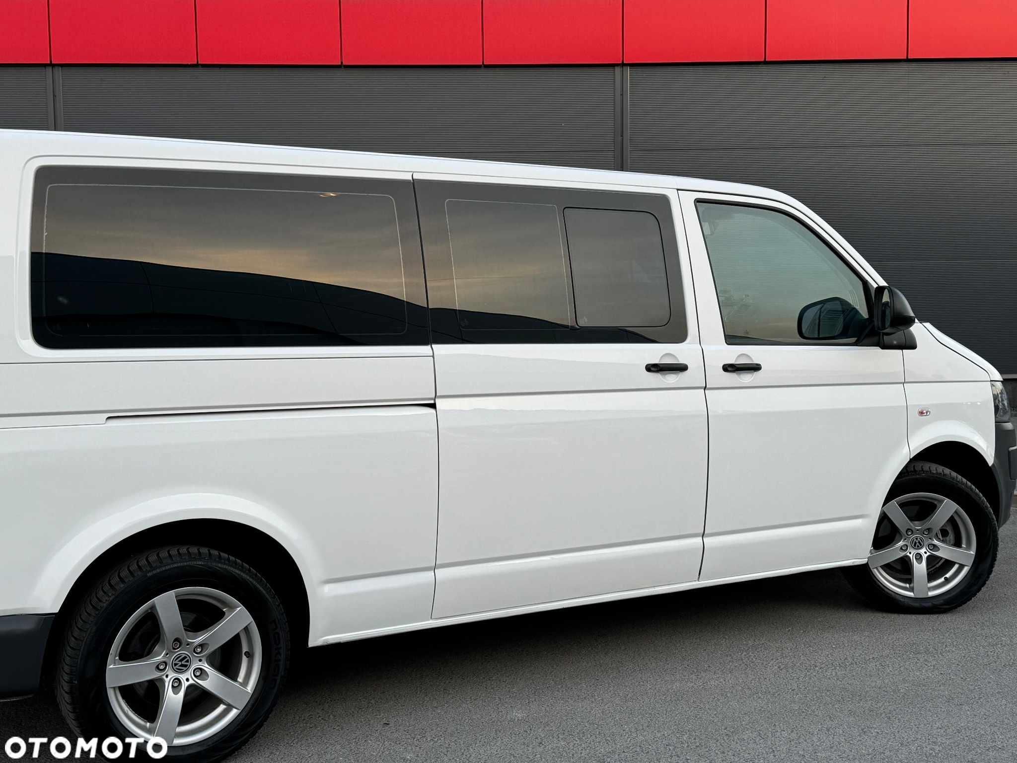 Volkswagen Caravelle TDI L2 Trendline - 16