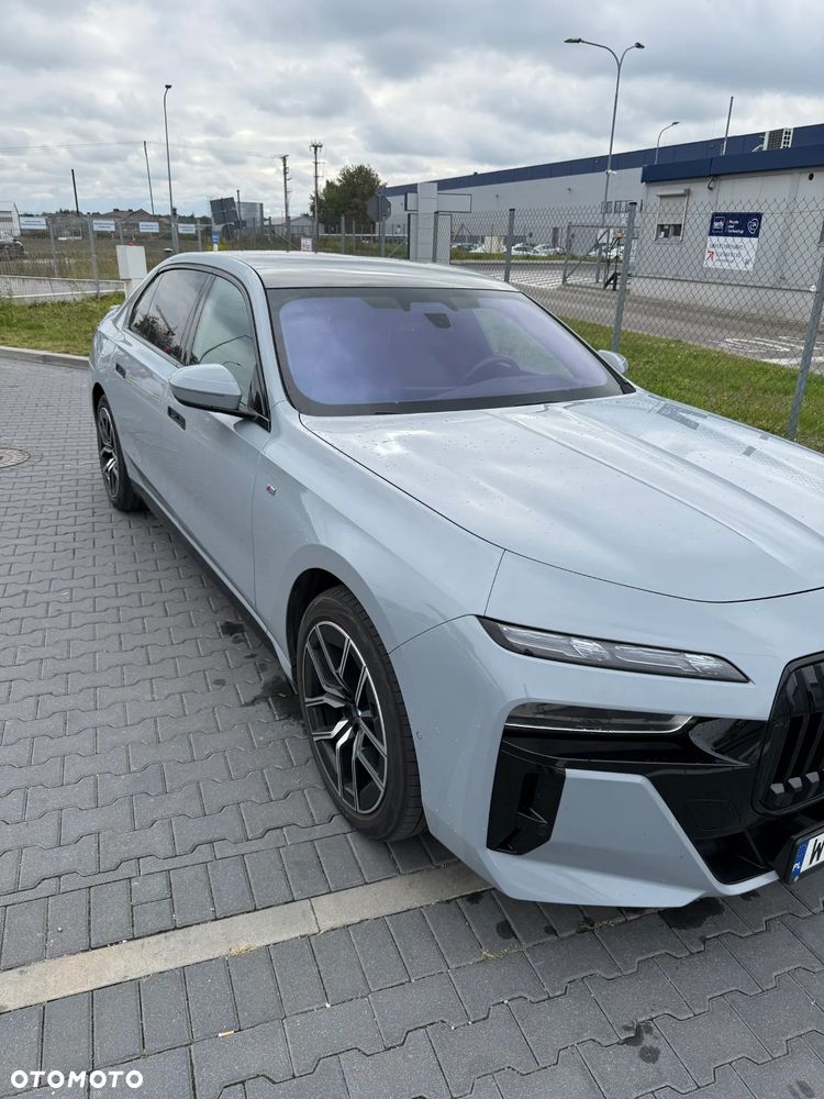BMW Seria 7 2024 photo 3