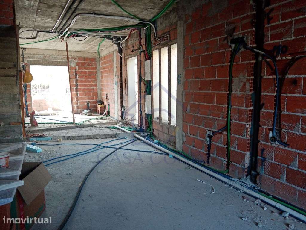 Moradia T2+1 em construção com excelentes acabamentos - Grande imagem: 4/4