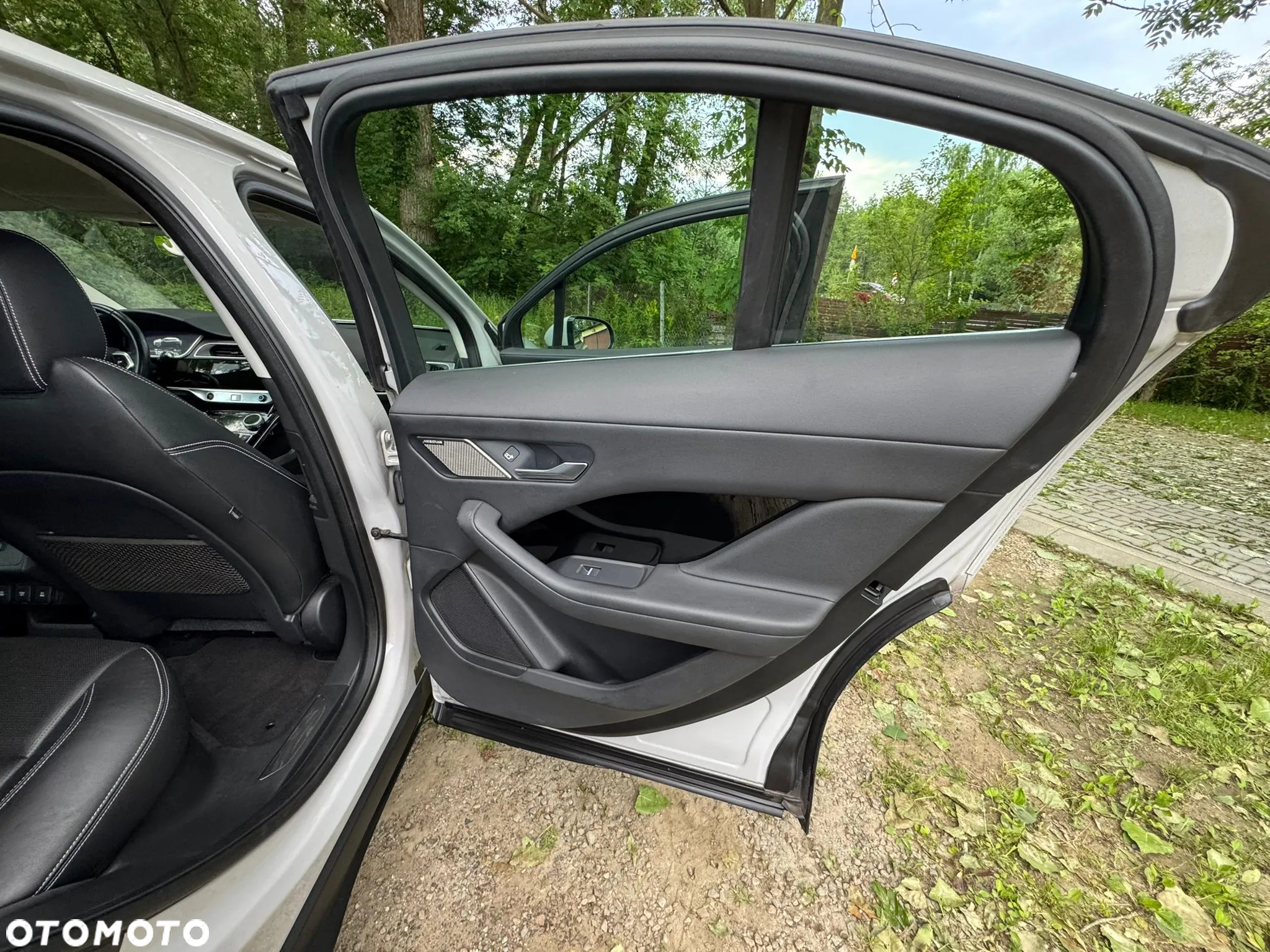 Jaguar I-Pace EV400 90kWh AWD R-Dynamic SE - 16