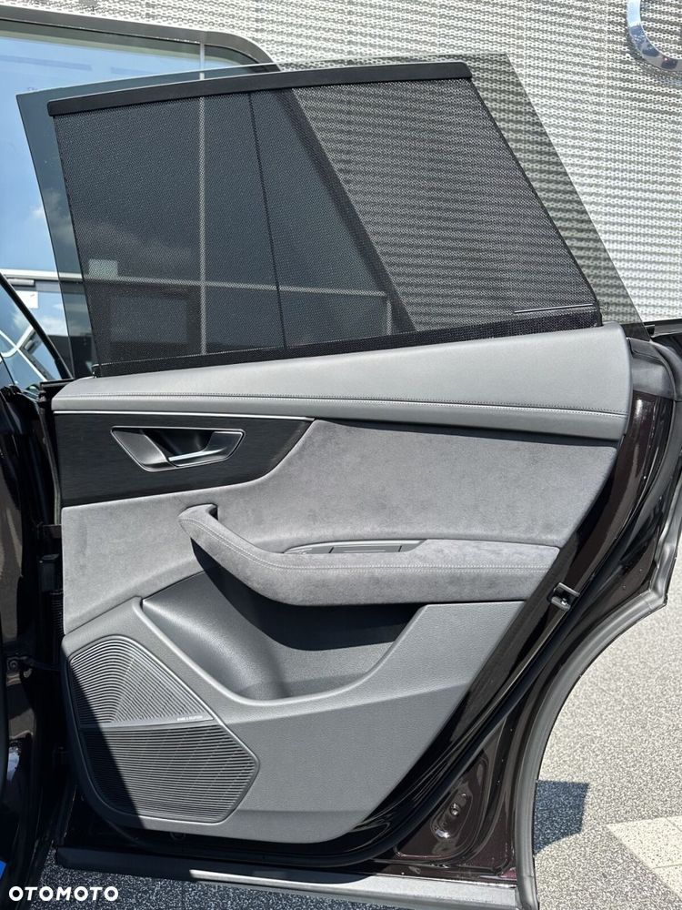 Audi RS Q8 - 26