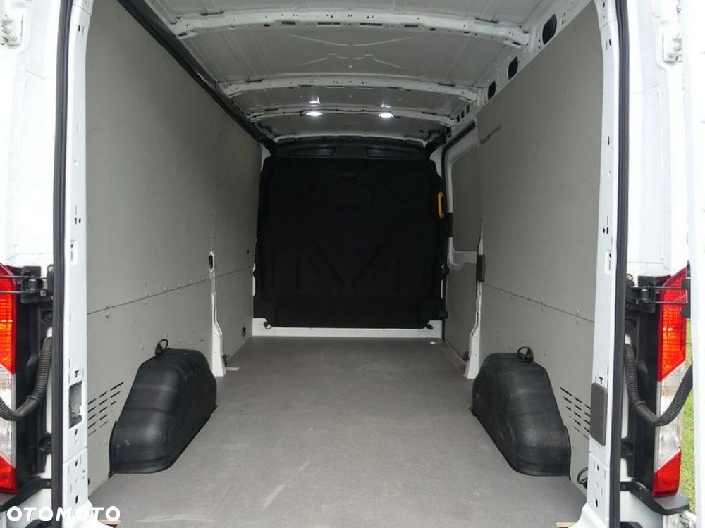 Ford Transit - 10