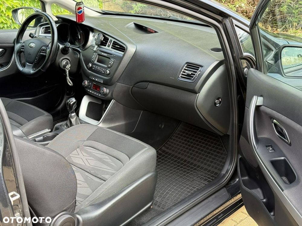 Kia Ceed - 8