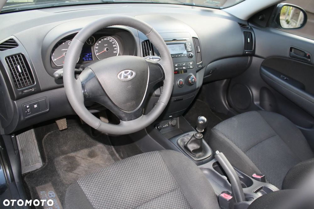 Hyundai i30 1.4 Comfort World Cup - 9