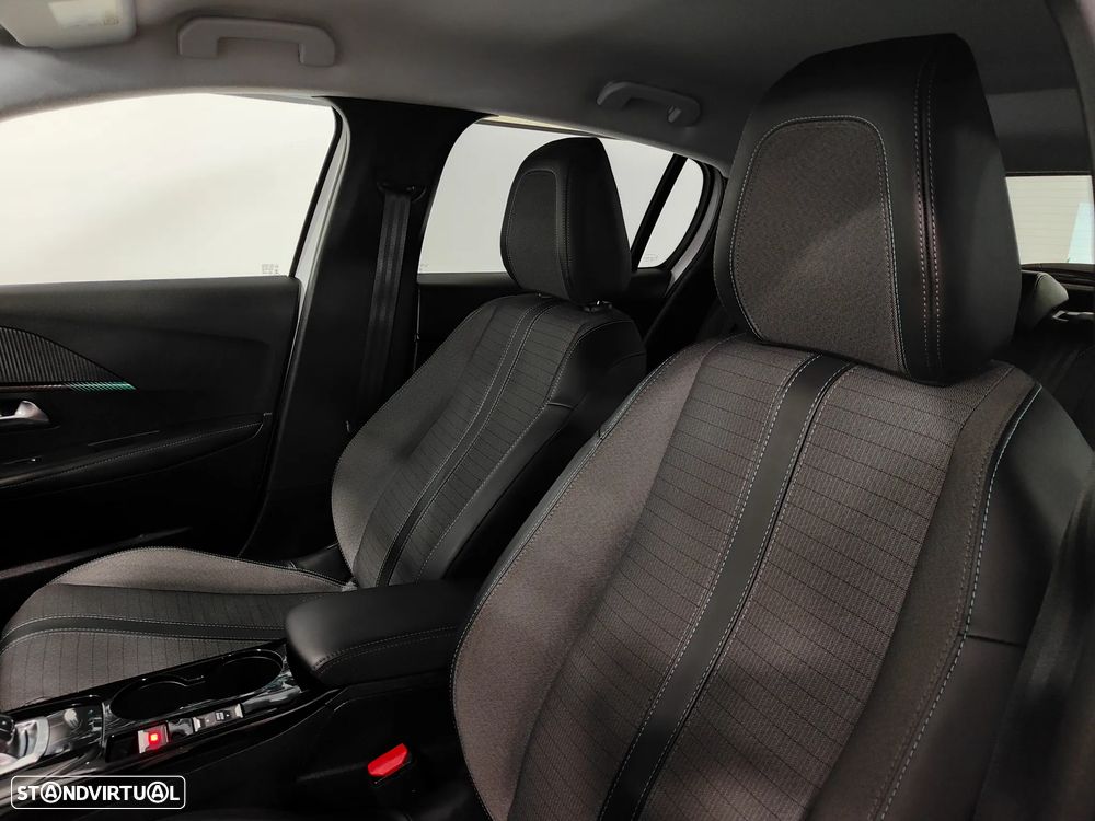 Peugeot 208 1.2 PureTech Allure EAT8 - 26