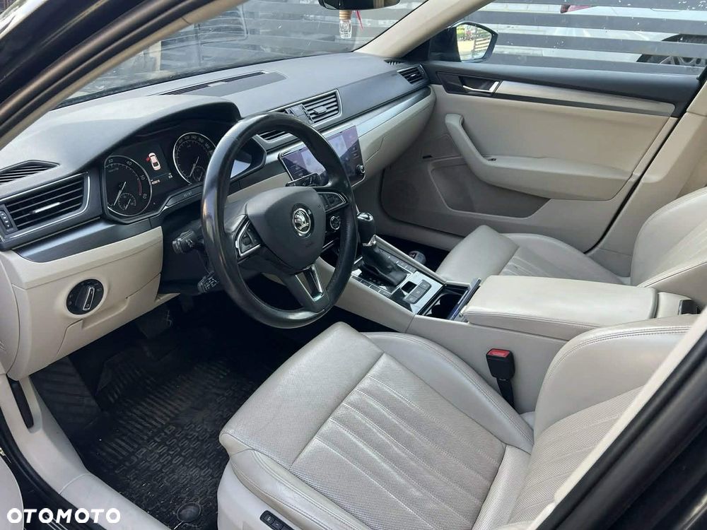 Skoda Superb 2.0 TDI Ambition DSG - 6