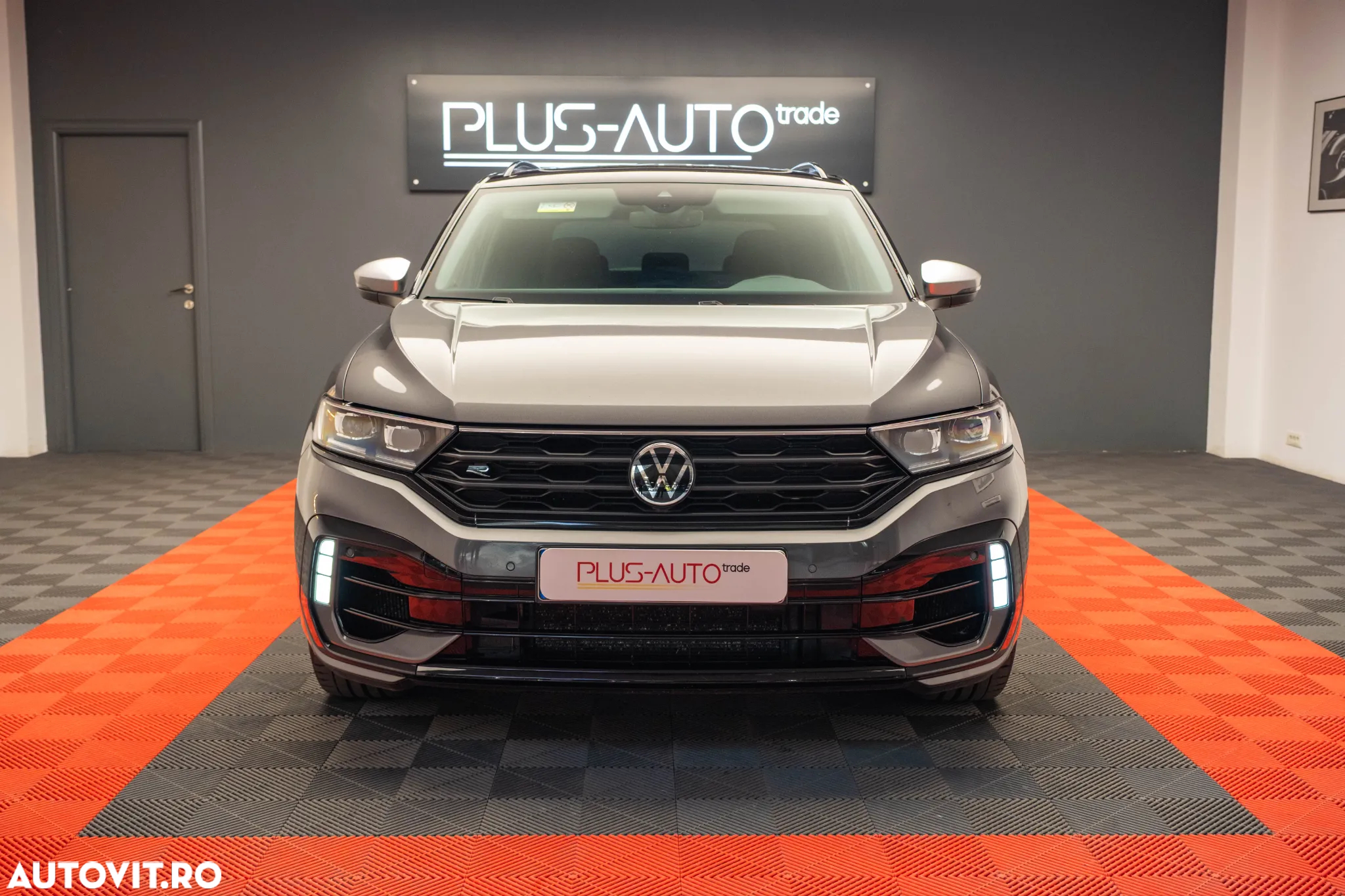 Volkswagen T-ROC 2.0 TSI 4Mot DSG - 2