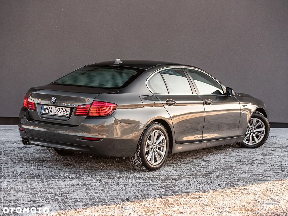 BMW Seria 5 525d xDrive - 10