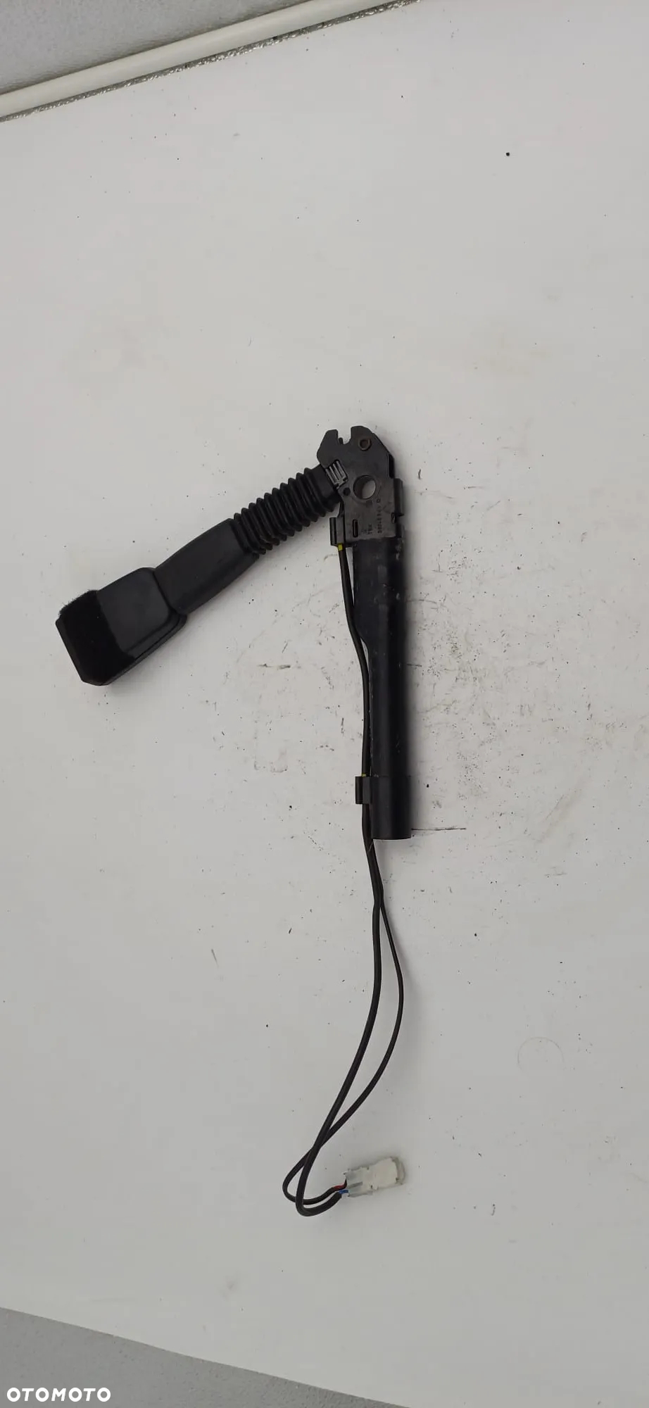 BMW E87 E90 E91 Napinacz Pasa Lewy Prawy Wpinka 33040941 - 10