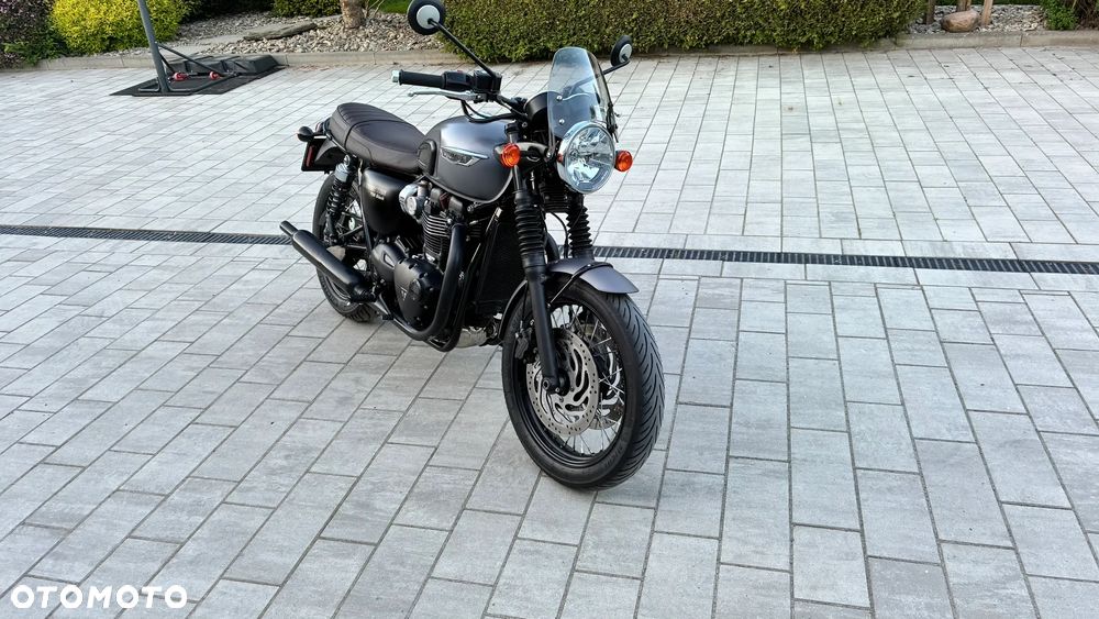 Triumph Bonneville - 8
