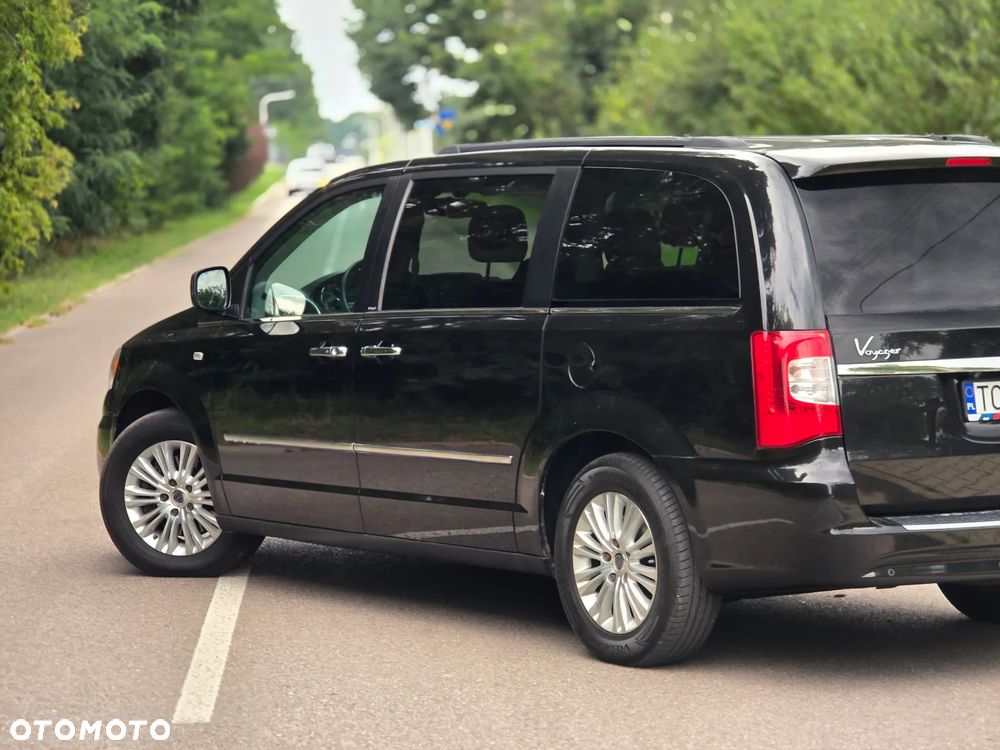 Lancia Voyager 2.8 CRD16v Gold - 39