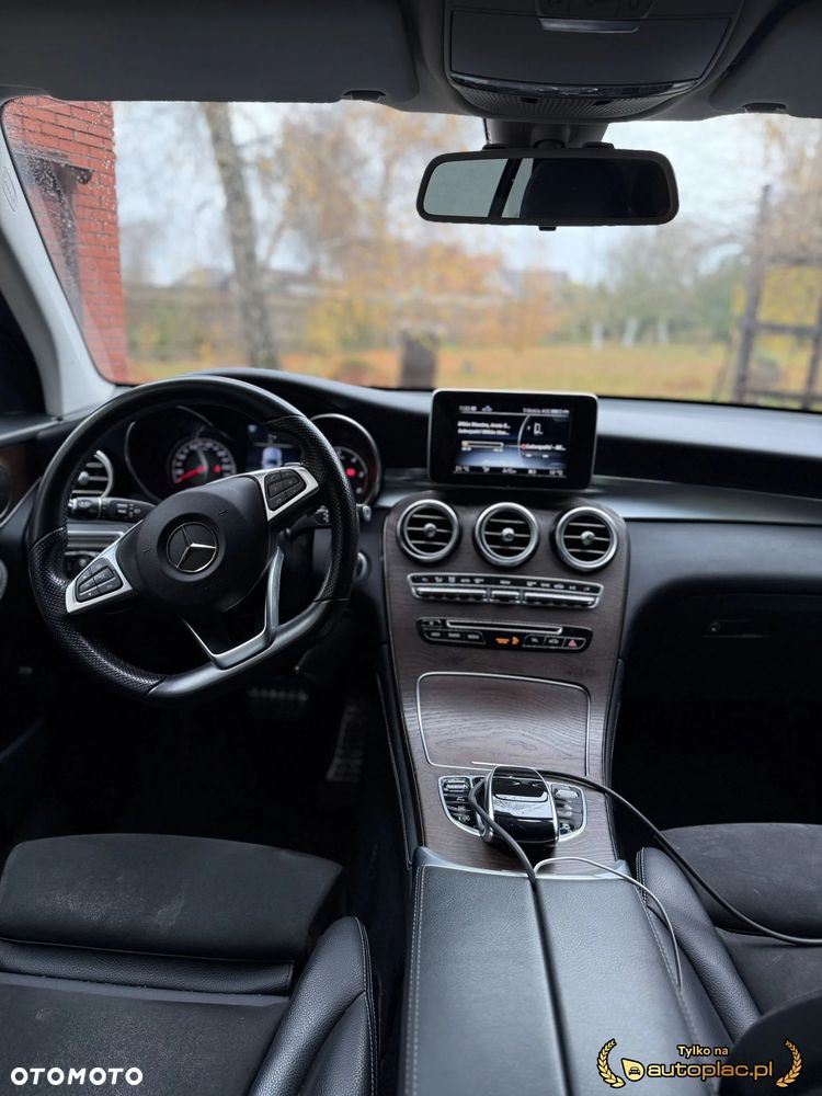Mercedes-Benz GLC - 12