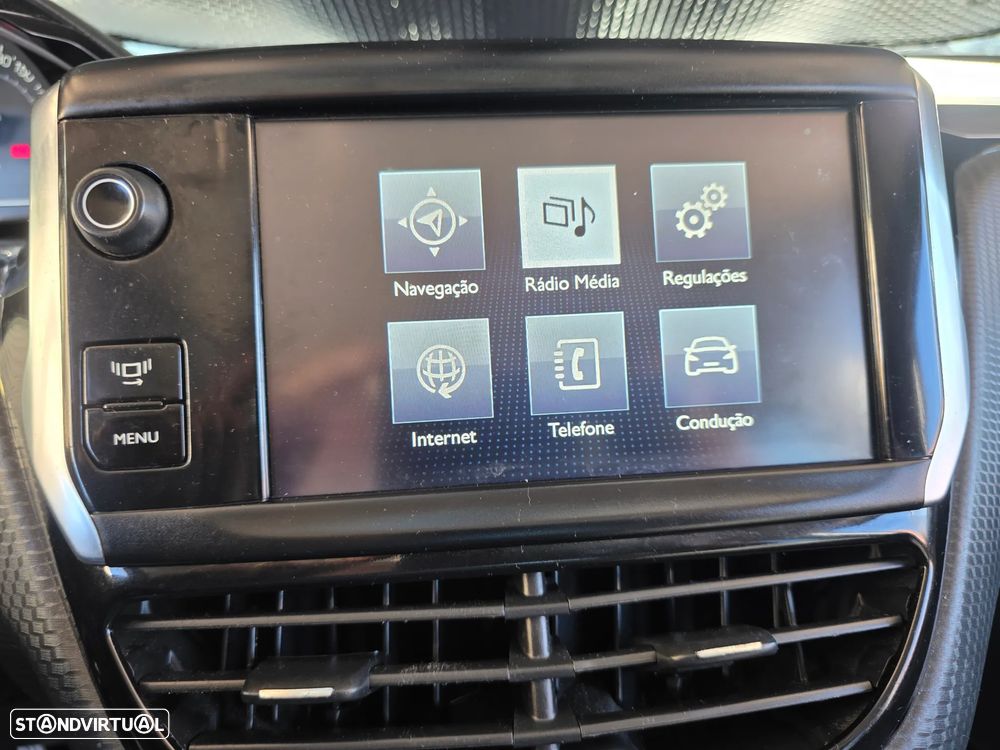 Peugeot 2008 1.2 PureTech Style - 11