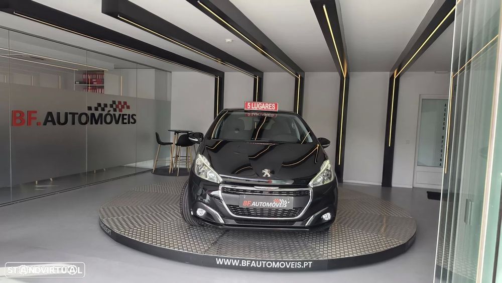 Peugeot 208 1.2 PureTech Signature - 11
