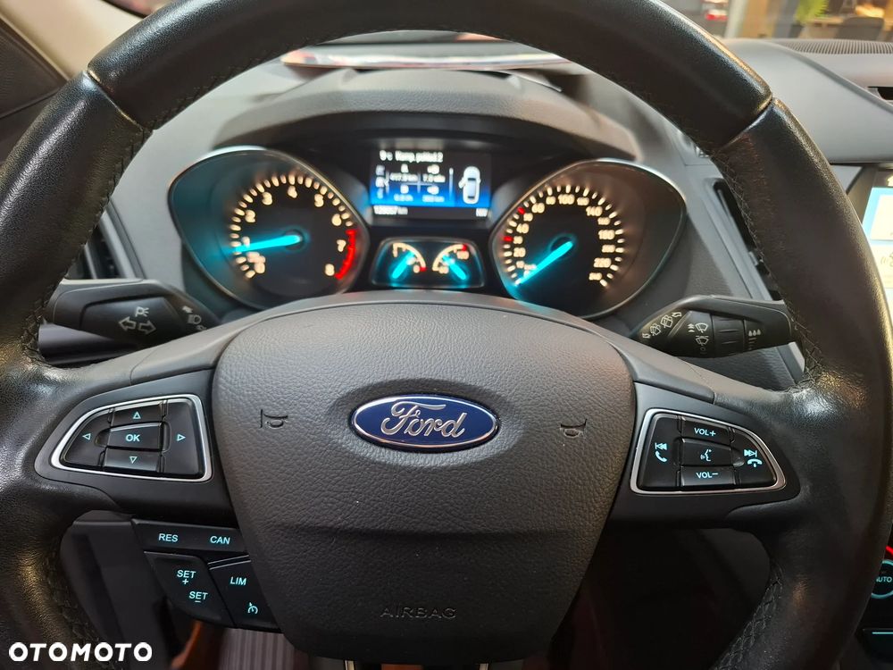 Ford Kuga - 26