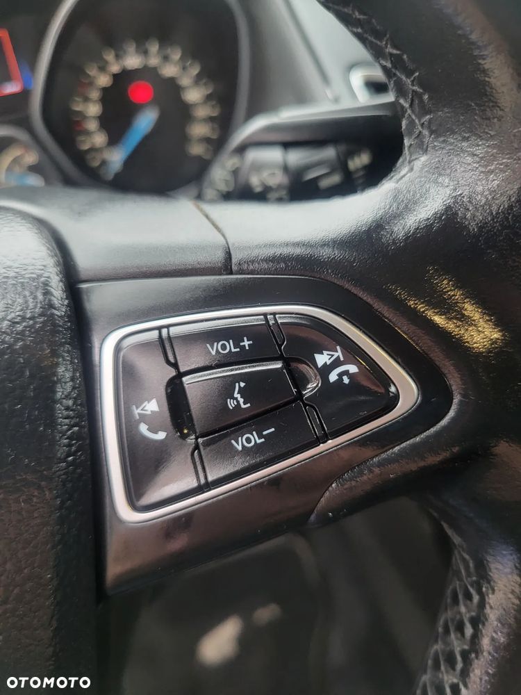 Ford Focus 1.0 EcoBoost Titanium - 25