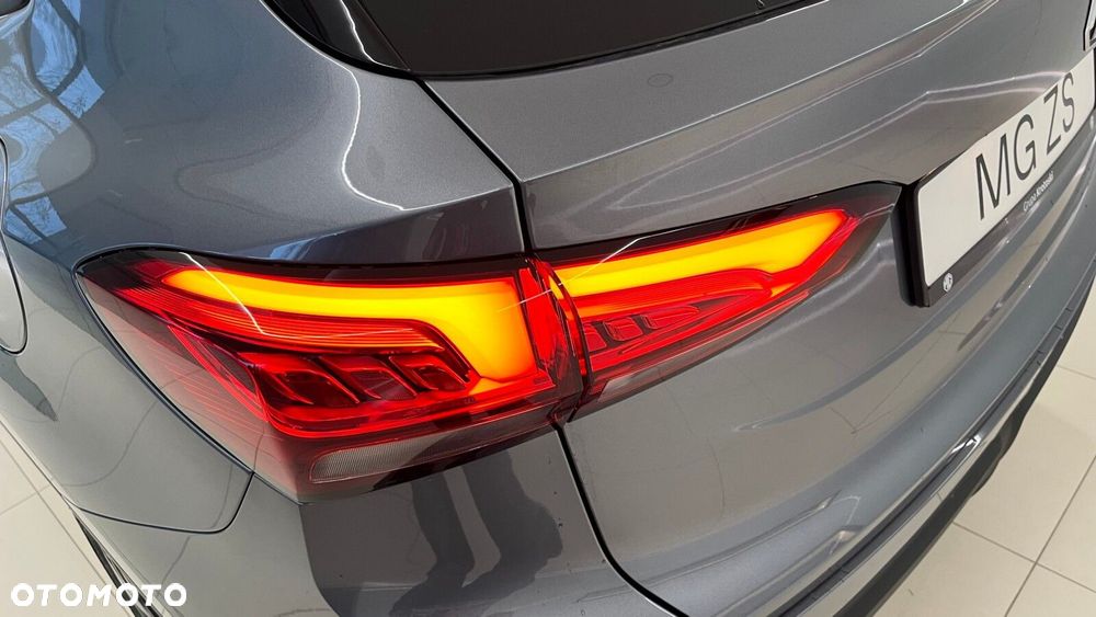 MG ZS - 16