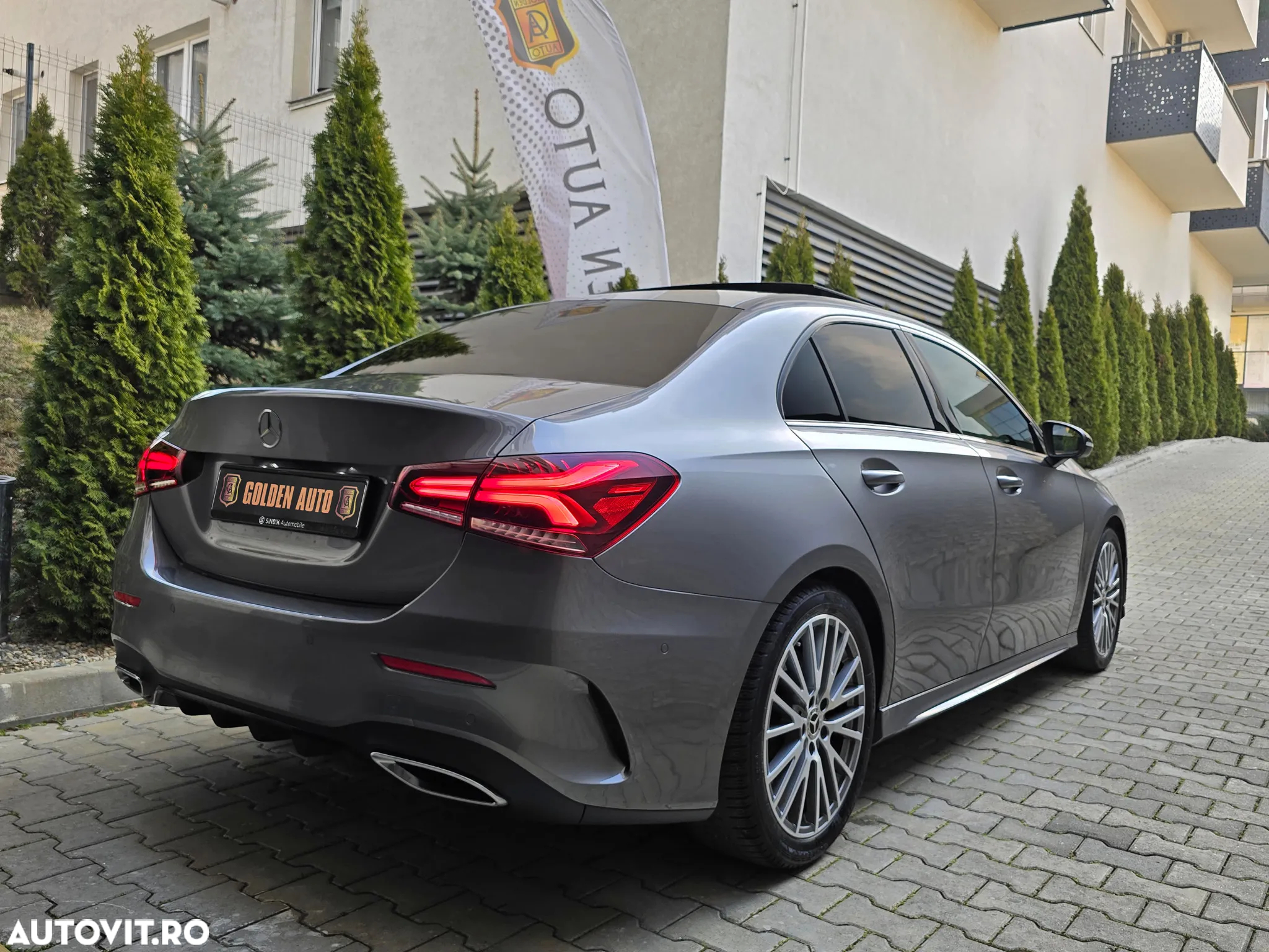 Mercedes-Benz A 250 4Matic 7G-DCT AMG Line - 13