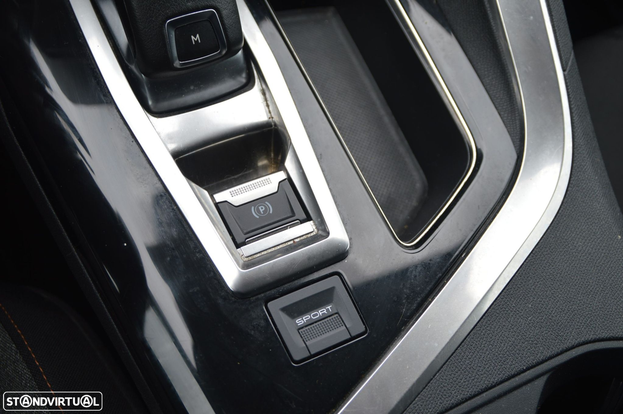 Peugeot 5008 1.2 PureTech Allure EAT6 - 32
