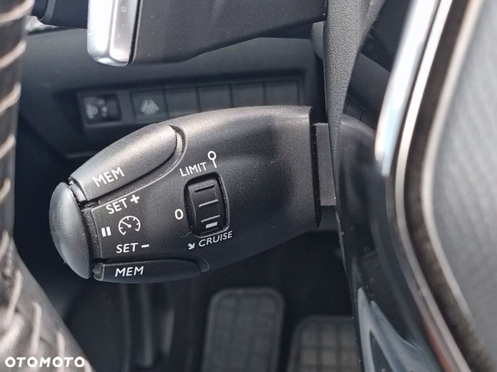 Peugeot 208 1.2 PureTech Allure Pack S&S EAT8 - 14