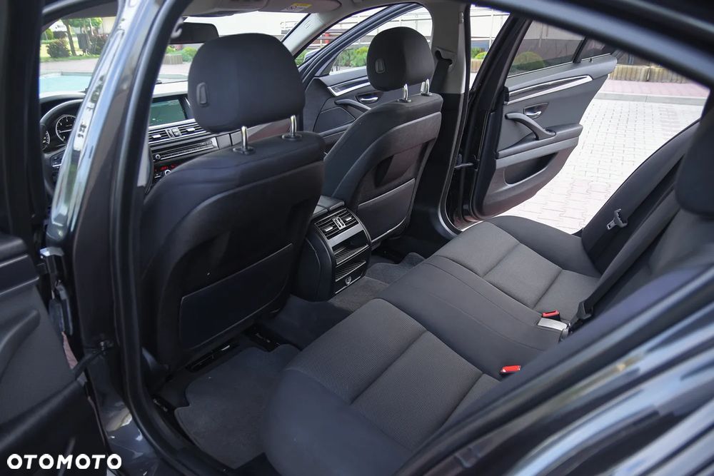 BMW Seria 5 520d - 29