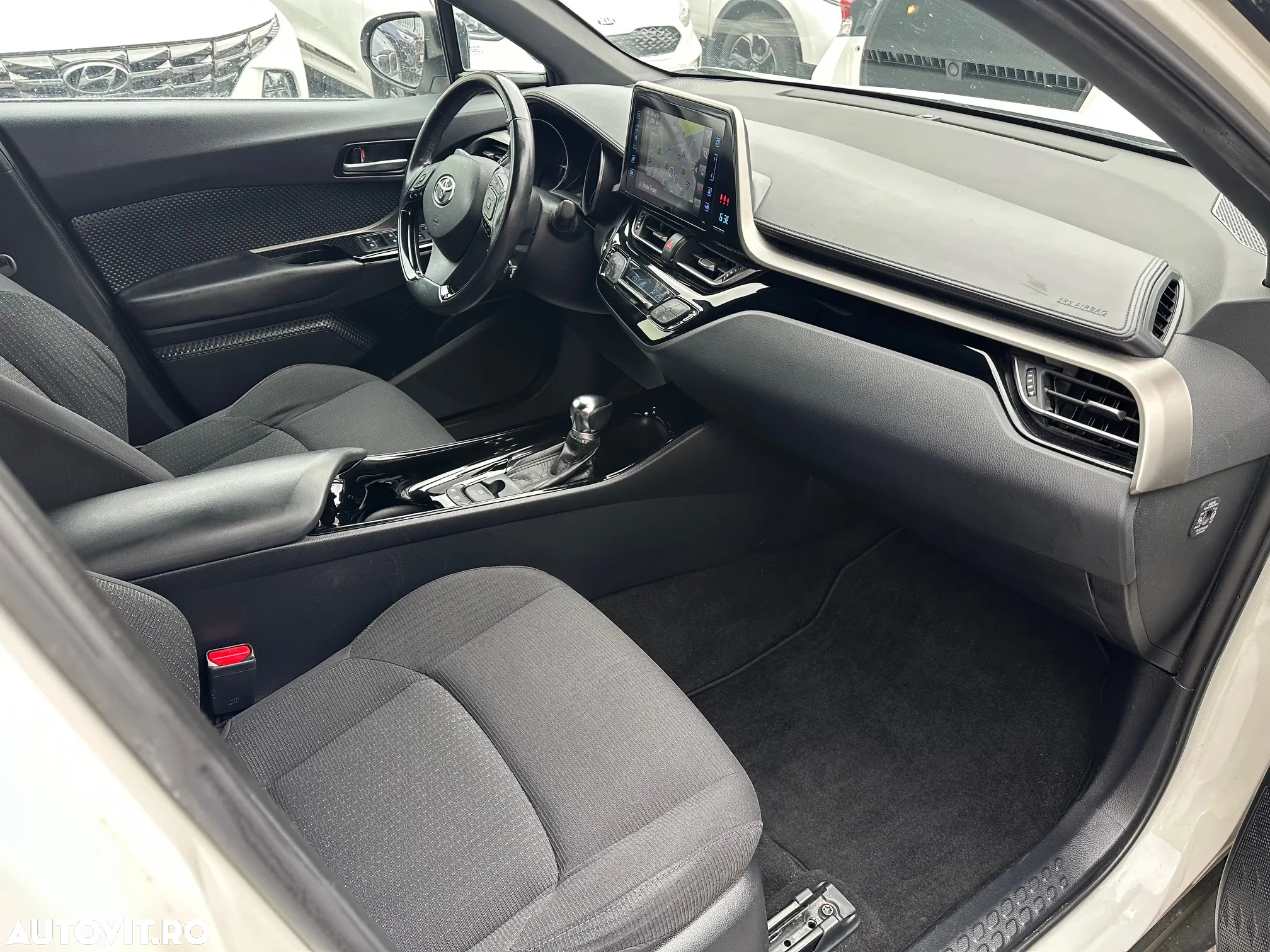 Toyota C-HR 1.8 HSD 122 CP 4x2 CVT C-lassy bi-tone - 17