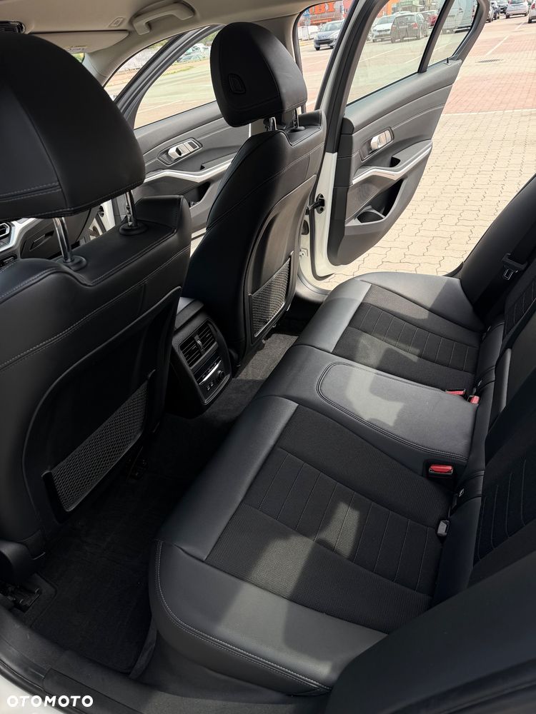 BMW Seria 3 318d - 14