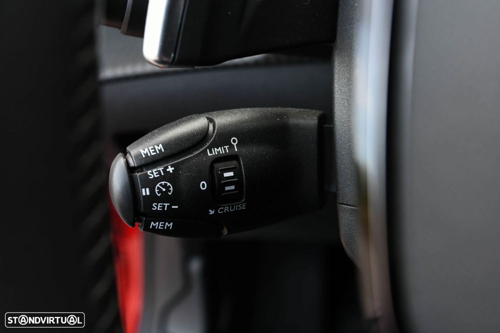 Peugeot 208 1.2 PureTech Allure EAT8 - 25