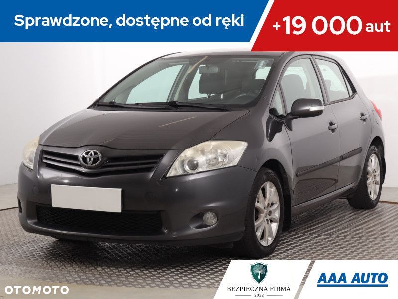 Toyota Auris - 1