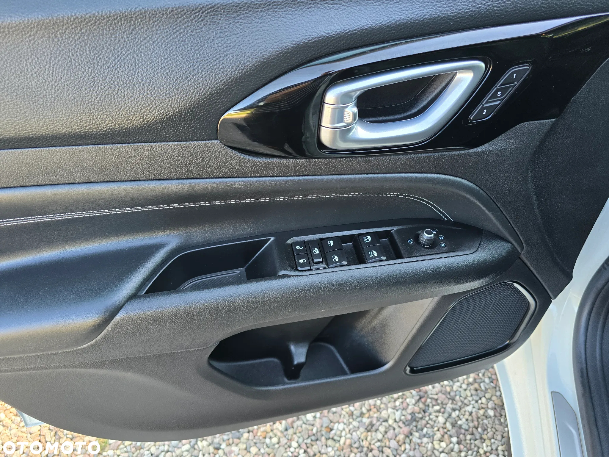 Jeep Compass 1.3 T-GDI 4xe PLUG-IN HYBRID Automatik S - 11